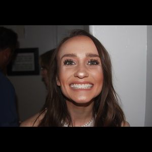 Meet your Posher, Alicia